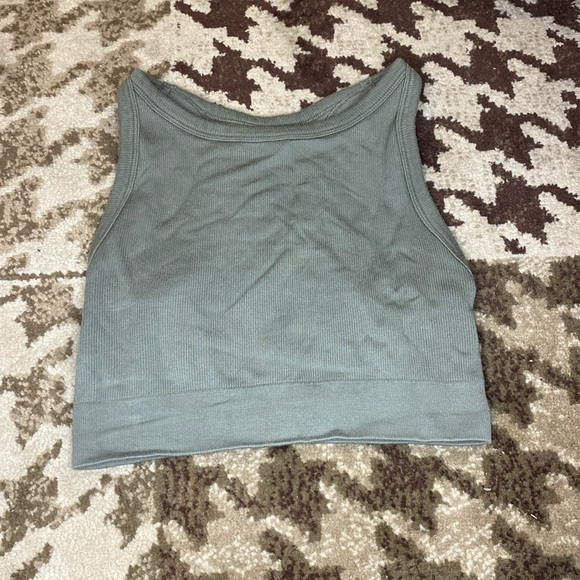 Old Navy Active Crop Tank Top Seamless - Picture 1 of 2